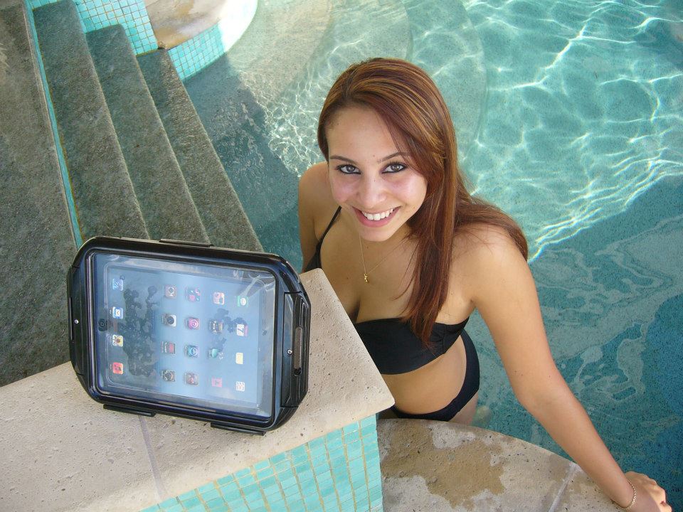 Aryca Hardcase mit Kopfhörerdurchgang für iPad™, Black, wasserdicht